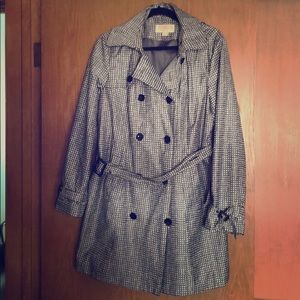 Michael Kors grey check raincoat with hood! ☔️